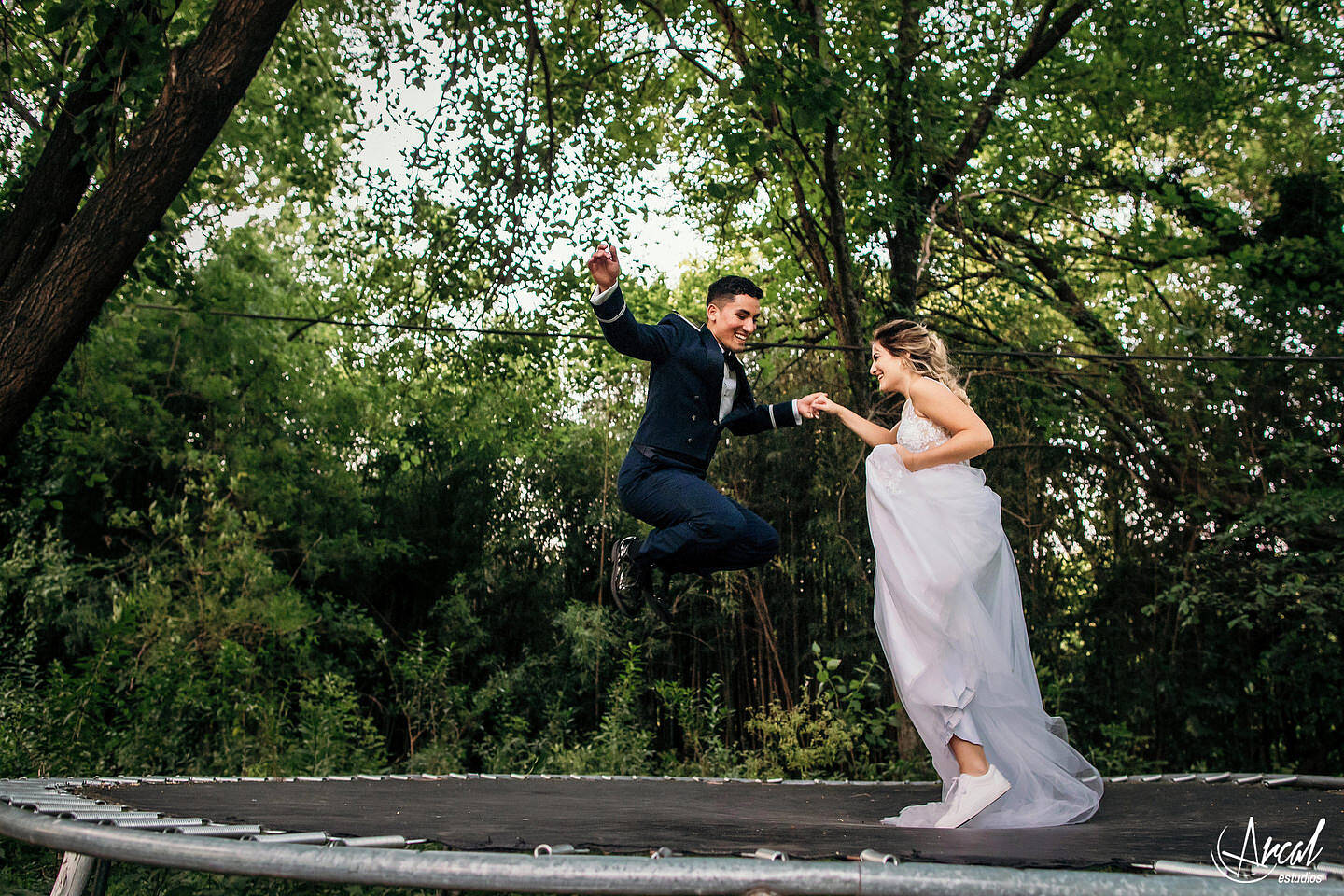 158-dara-y-joe-boda-en-estancia-el-rosal-agua-de-oro-tocado-de-petit-ateliera-152183-O