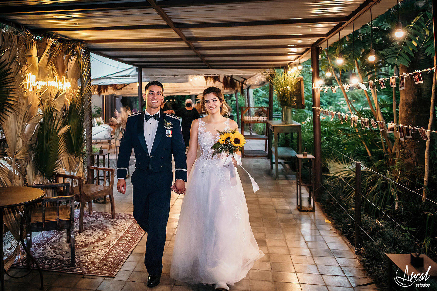 166-dara-y-joe-boda-en-estancia-el-rosal-agua-de-oro-tocado-de-petit-ateliera-152183-O