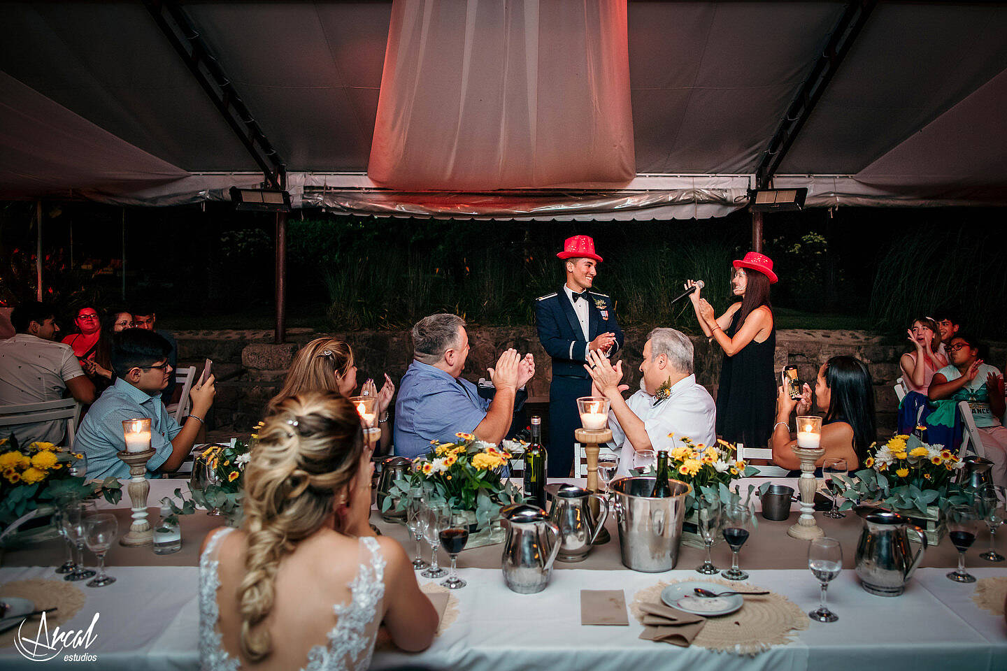 190-dara-y-joe-boda-en-estancia-el-rosal-agua-de-oro-tocado-de-petit-atelier-152183-O