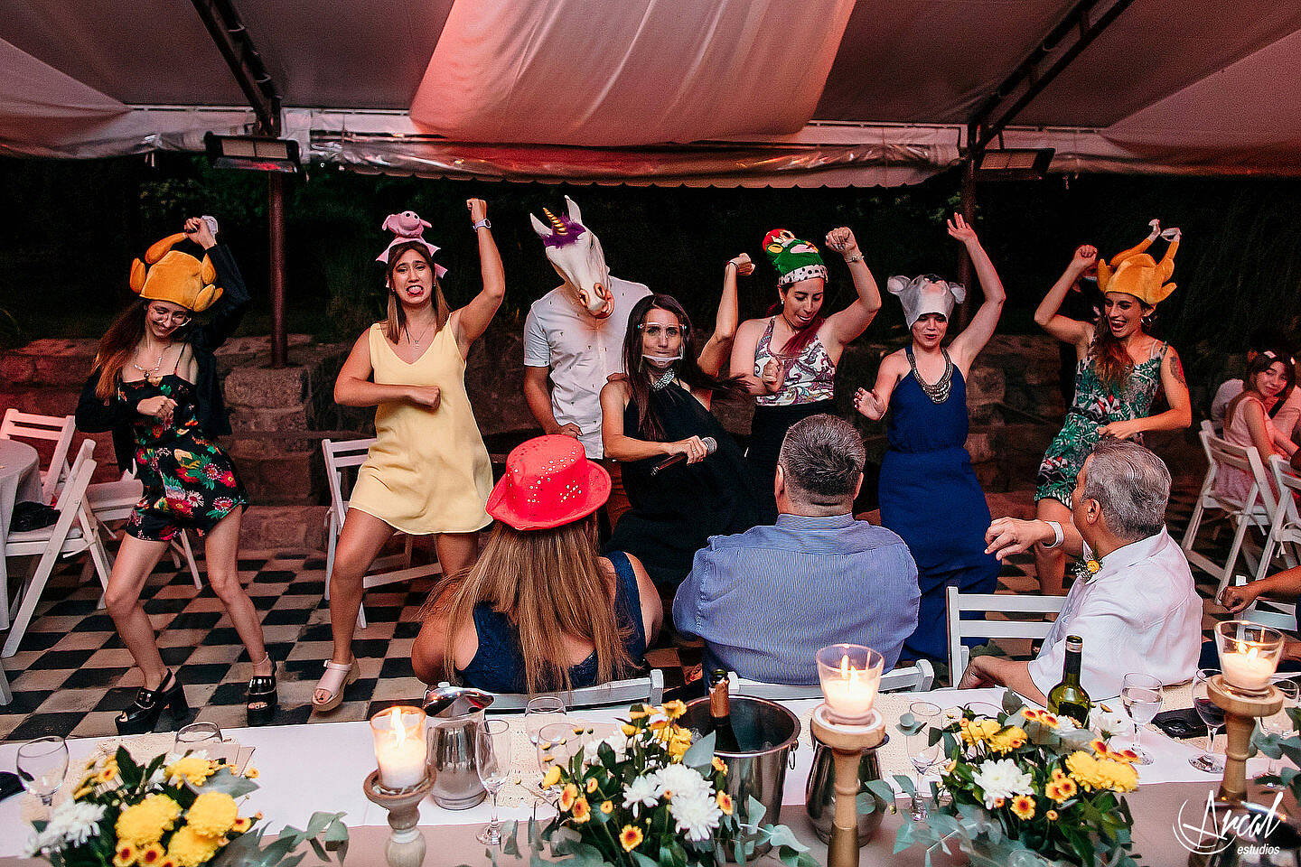 203-dara-y-joe-boda-en-estancia-el-rosal-agua-de-oro-tocado-de-petit-ateliera-152183-O