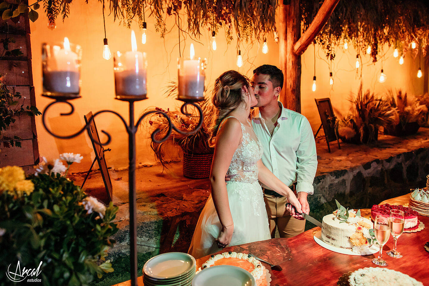 287-dara-y-joe-boda-en-estancia-el-rosal-agua-de-oro-tocado-de-petit-atelier-152183-O