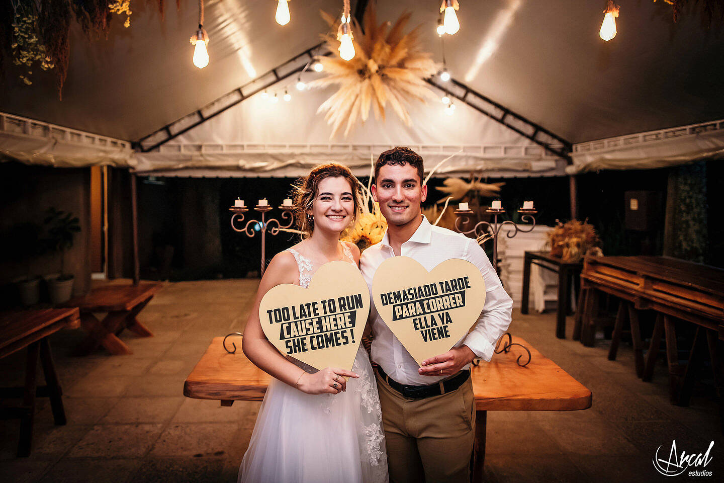 400-dara-y-joe-boda-en-estancia-el-rosal-agua-de-oro-tocado-de-petit-ateliera-152183-O