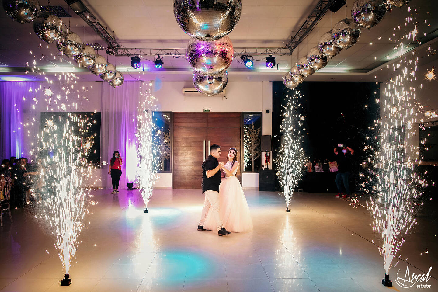 122-ludmila-acorso-delgado-quincean-era-en-hotel-quorum-fiesta-de-quince-en-salo-n-villa-adelina-de-co-rdoba-152621-O