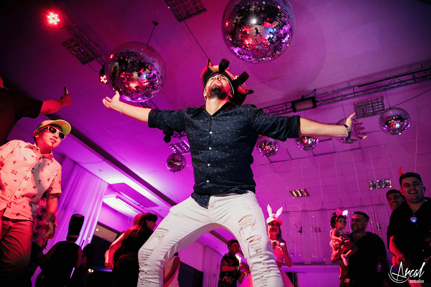 237-ludmila-acorso-delgado-quincean-era-en-hotel-quorum-fiesta-de-quince-en-salo-n-villa-adelina-de-co-rdoba-152621-O