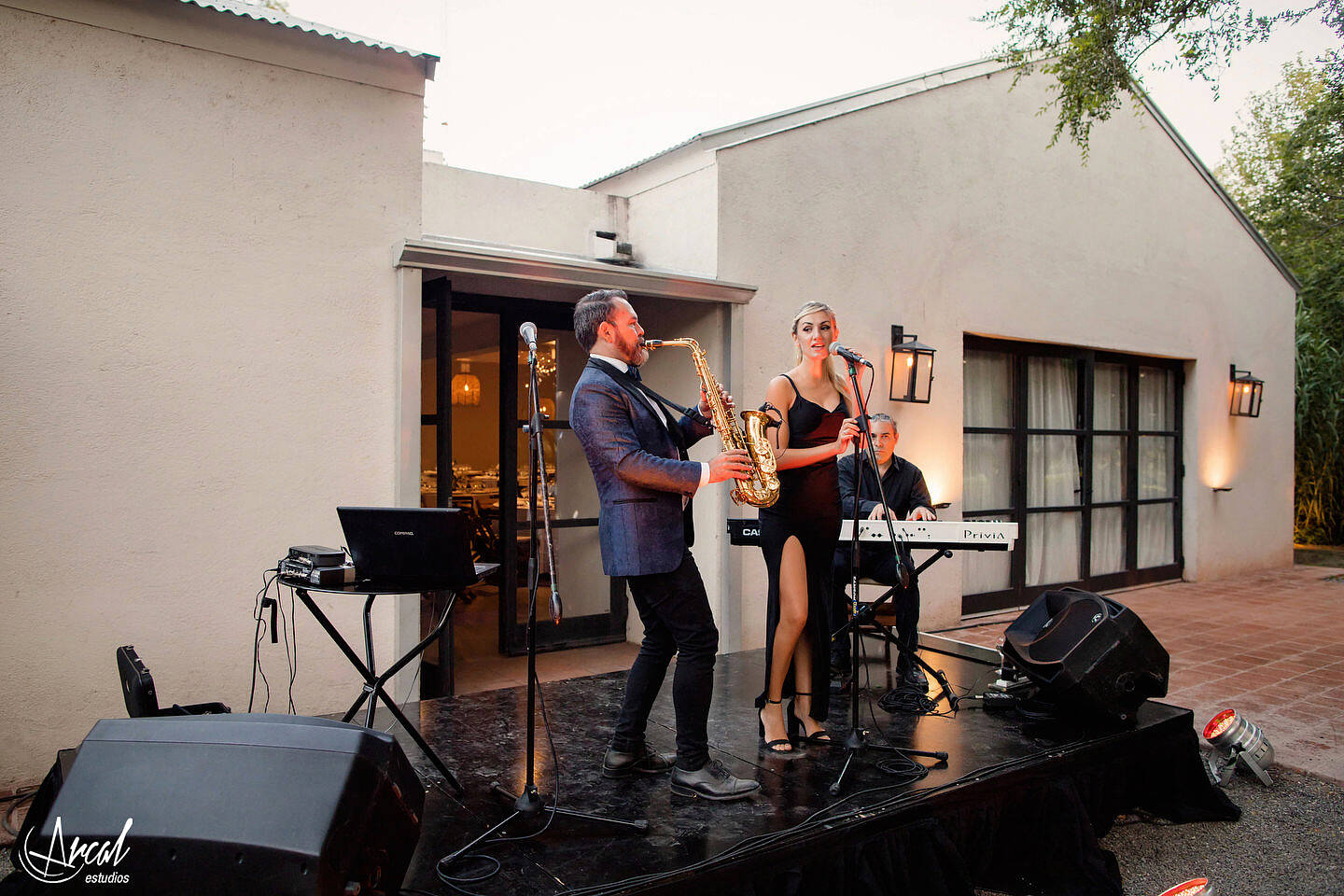 128-jimena-y-mauro-salon-casas-viejas-boda-manuel-wirzt-la-barra-evento-fotografia-de-boda-a-157047-XXL
