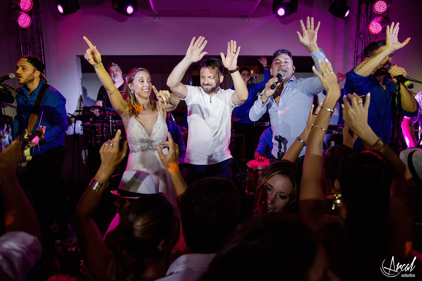 357-jimena-y-mauro-salon-casas-viejas-boda-manuel-wirzt-la-barra-evento-fotografia-de-boda-157047-XXL