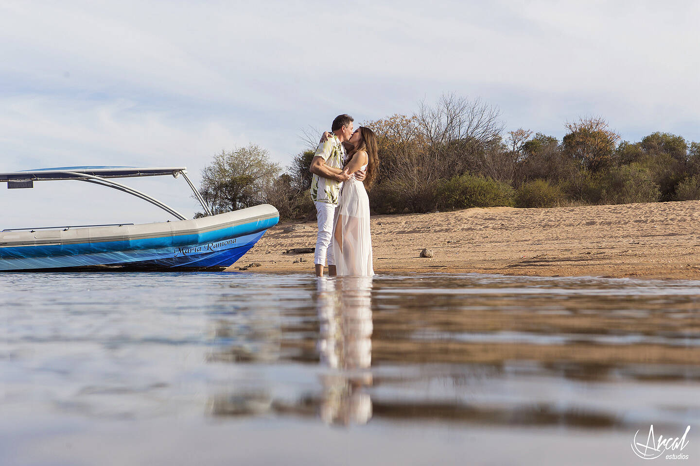 038-vero-y-chelo-fotogfrafi-as-de-preboda-en-playa-los-mimbres-164687-XXL