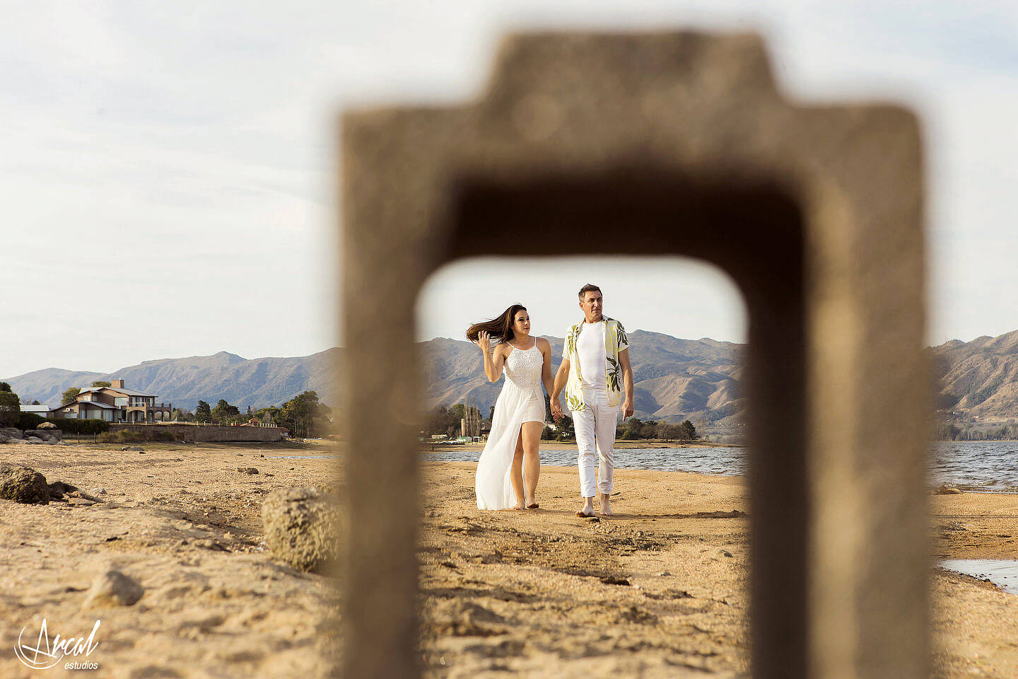 074-vero-y-chelo-fotogfrafi-as-de-preboda-en-playa-los-mimbresa-164687-XXL
