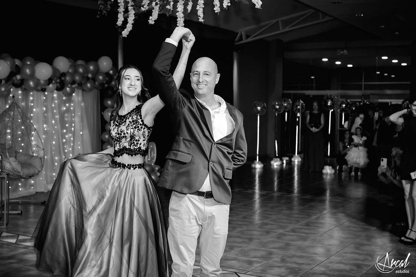 078-roci-o-biderbust-quinces-en-el-salo-n-del-campanario-villa-carlos-paz-atelier-soledad-toani-vestidos-de-novias-y-quincean-eras-1a-151379-O