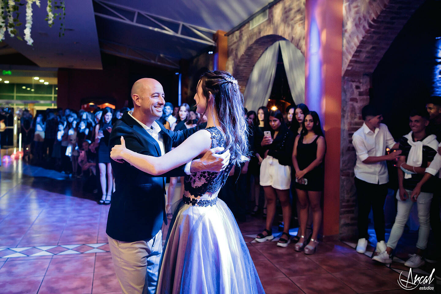 084-roci-o-biderbust-quinces-en-el-salo-n-del-campanario-villa-carlos-paz-atelier-soledad-toani-vestidos-de-novias-y-quincean-eras-1a-151379-O