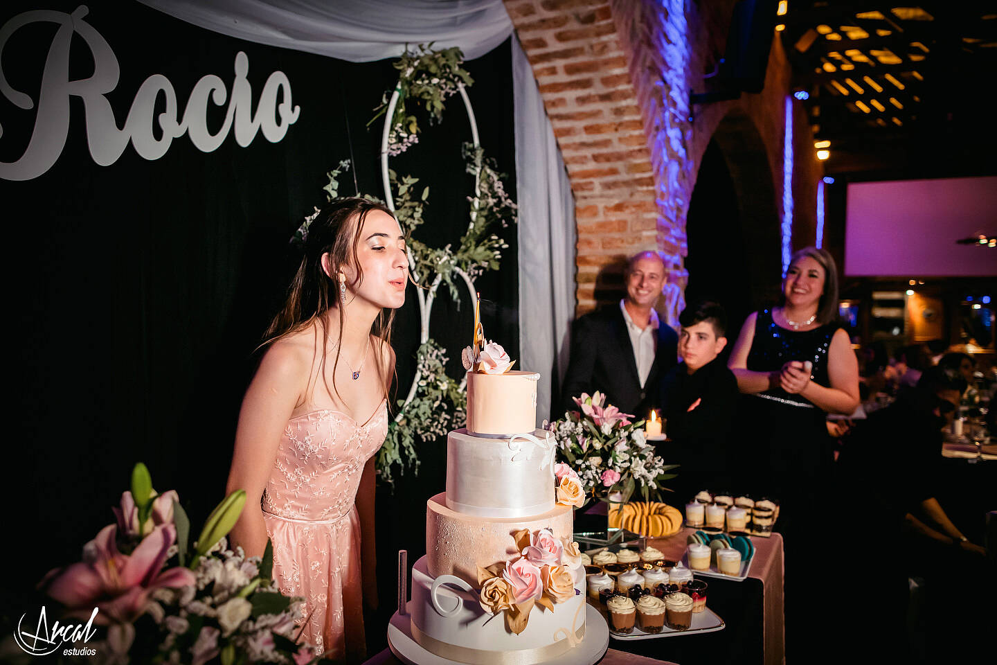 272-roci-o-biderbust-quinces-en-el-salo-n-del-campanario-villa-carlos-paz-atelier-soledad-toani-vestidos-de-novias-y-quincean-eras-1-151379-O