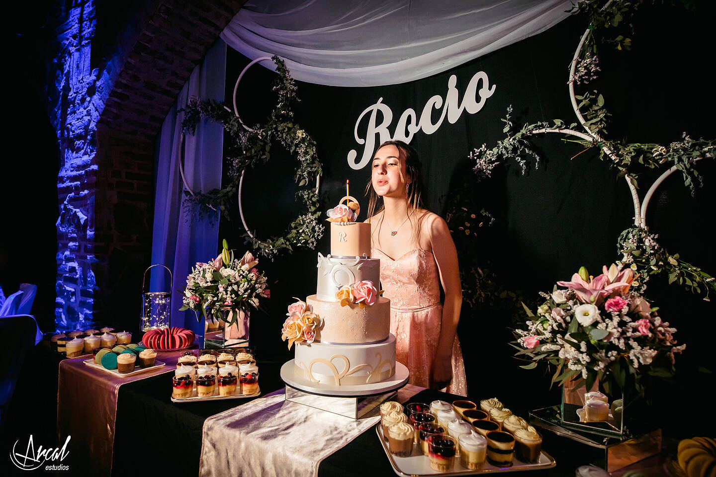 273-roci-o-biderbust-quinces-en-el-salo-n-del-campanario-villa-carlos-paz-atelier-soledad-toani-vestidos-de-novias-y-quincean-eras-1-151379-O