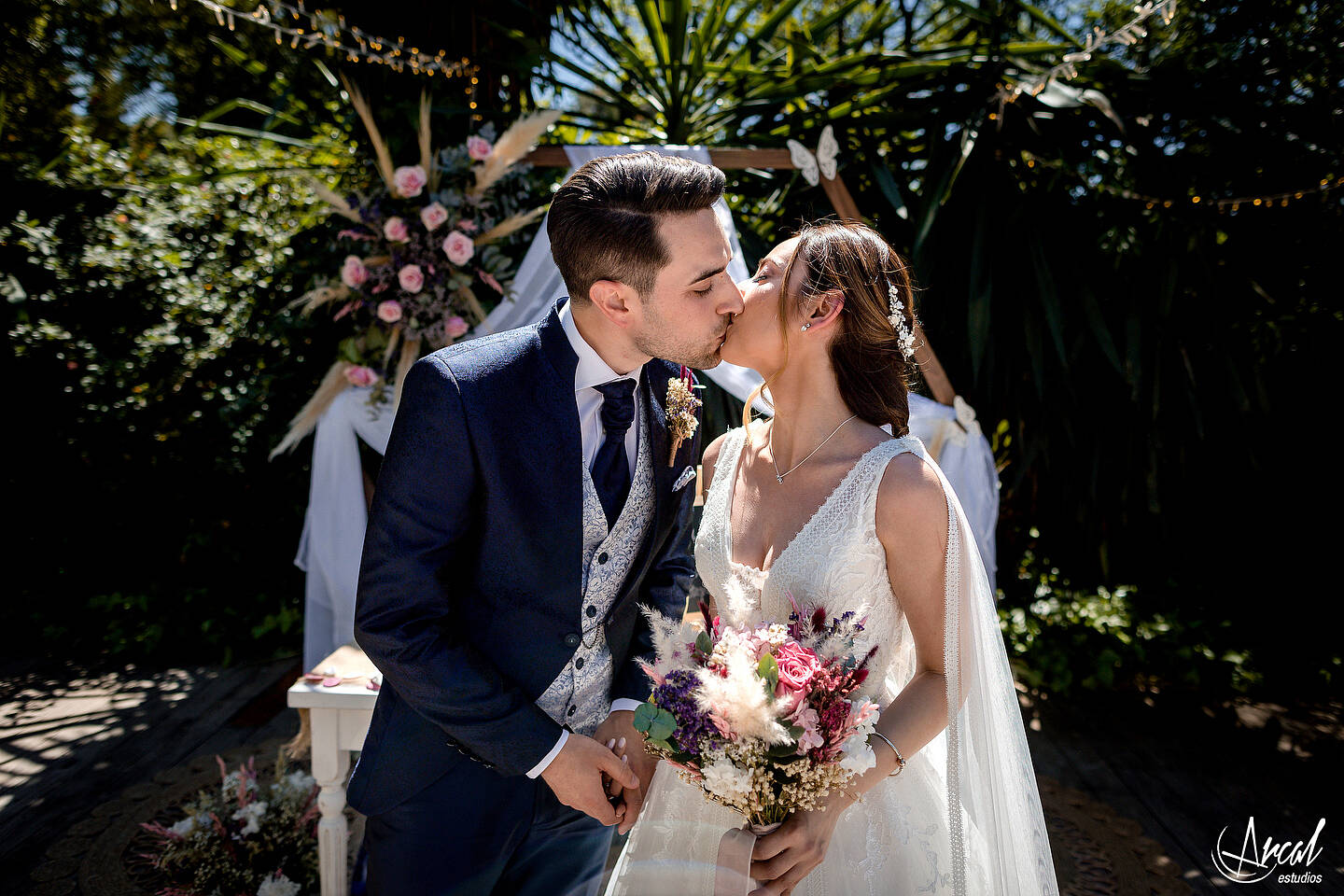 162-ana-y-a-lvaro-la-boda-en-los-jardines-de-sansuen-a-co-rdoba-jardinesdesansuena-maci-a-miisavarisa-novia-andresgallardopino-174073-O