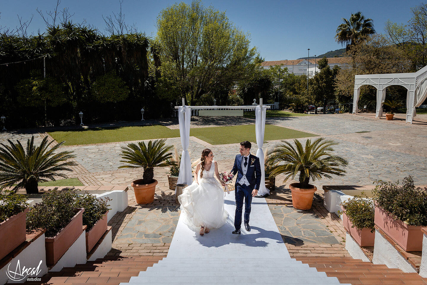 243-ana-y-a-lvaro-la-boda-en-los-jardines-de-sansuen-a-co-rdoba-jardinesdesansuena-maci-a-miisavarisa-novia-andresgallardopino-a-174073-O