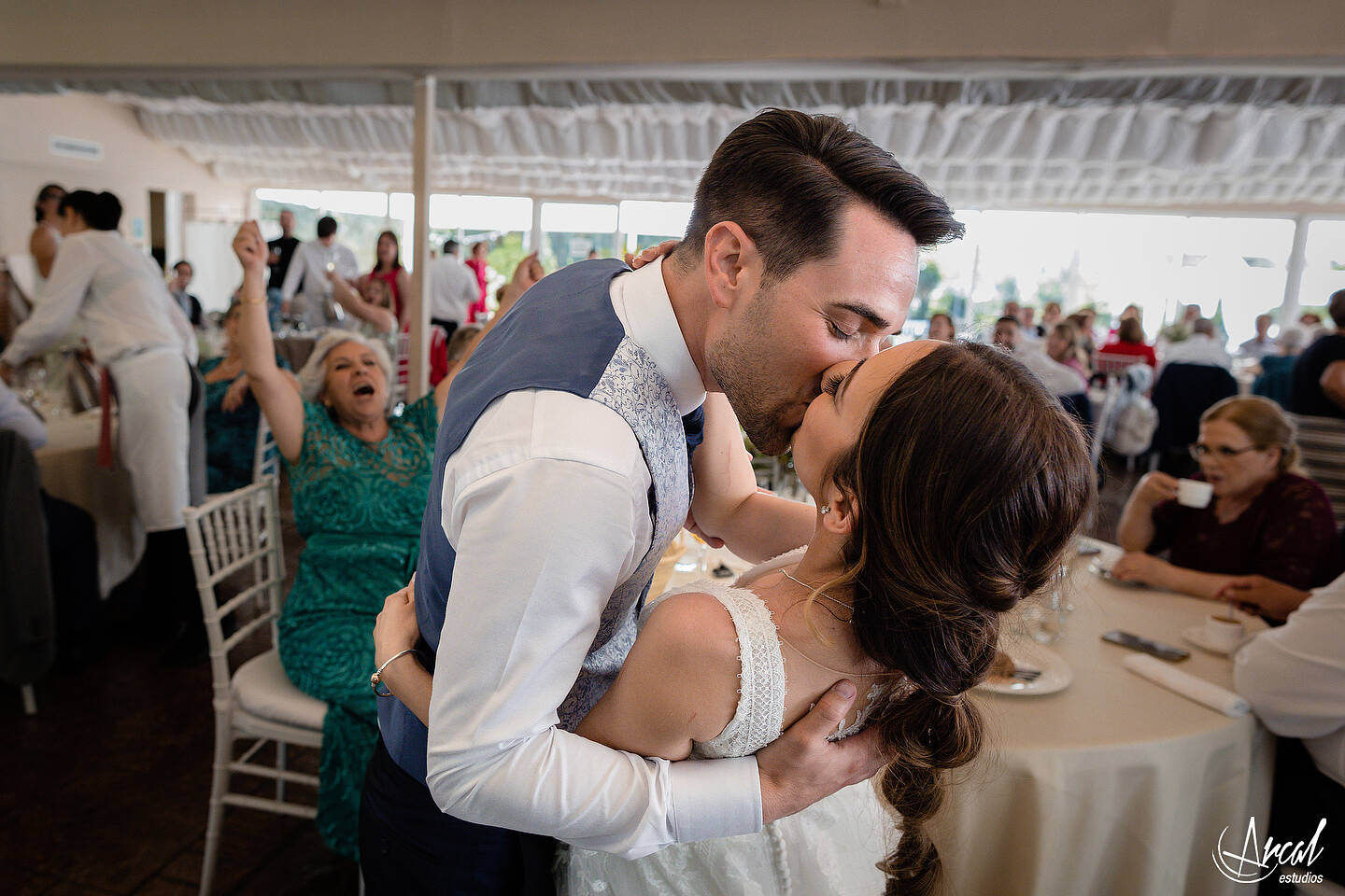 260-ana-y-a-lvaro-la-boda-en-los-jardines-de-sansuen-a-co-rdoba-jardinesdesansuena-maci-a-miisavarisa-novia-andresgallardopino-174073-O