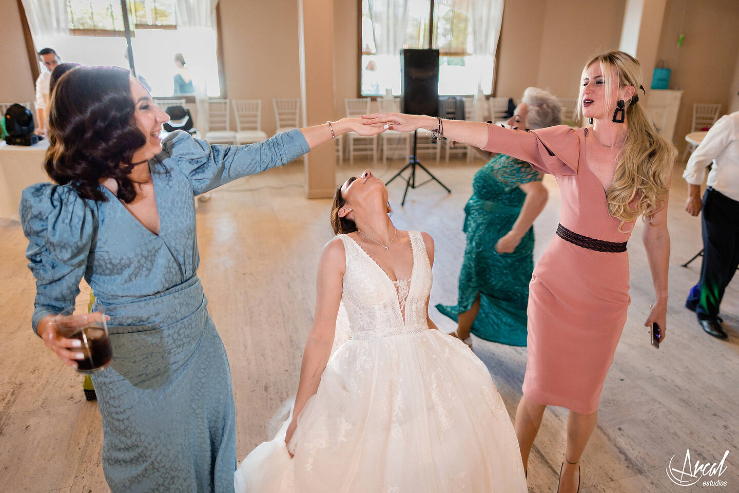 299-ana-y-a-lvaro-la-boda-en-los-jardines-de-sansuen-a-co-rdoba-jardinesdesansuena-maci-a-miisavarisa-novia-andresgallardopino-174073-O