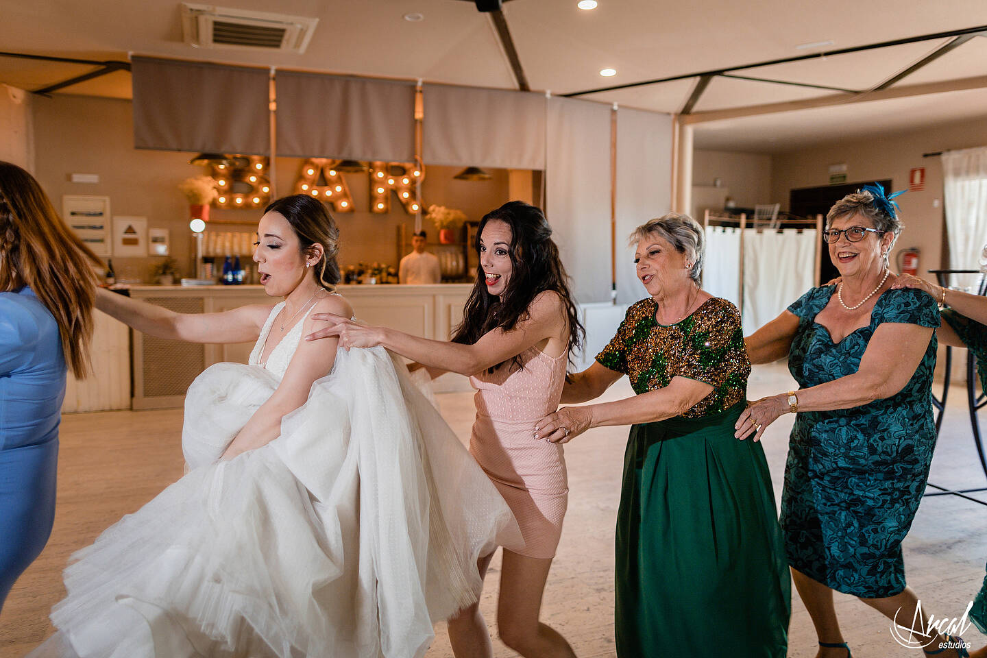 304-ana-y-a-lvaro-la-boda-en-los-jardines-de-sansuen-a-co-rdoba-jardinesdesansuena-maci-a-miisavarisa-novia-andresgallardopino-174073-O