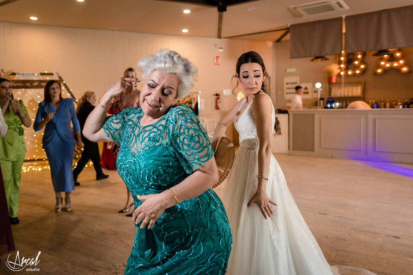 319-ana-y-a-lvaro-la-boda-en-los-jardines-de-sansuen-a-co-rdoba-jardinesdesansuena-maci-a-miisavarisa-novia-andresgallardopino-a-174073-O