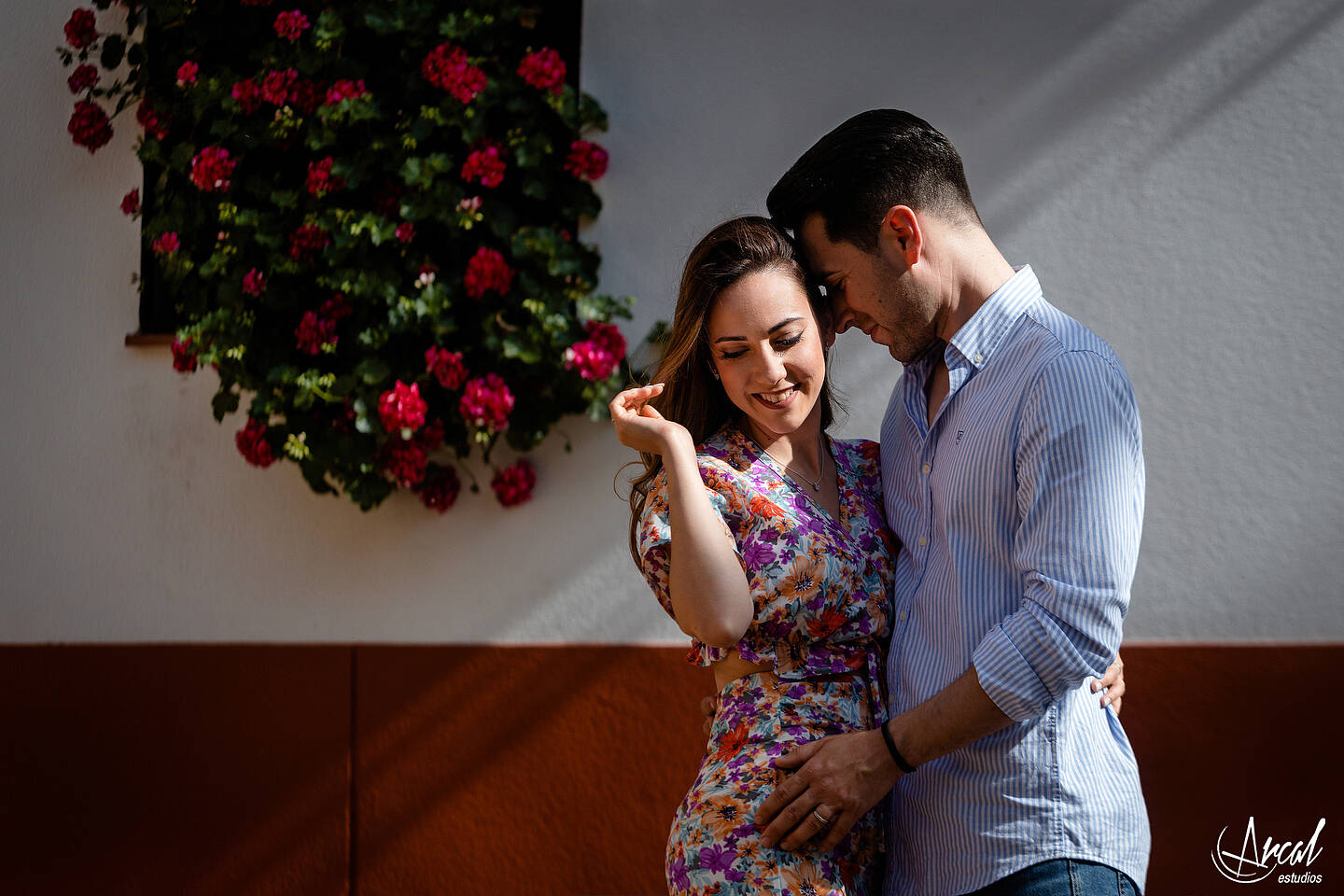 029_Ana y Álvaro pre boda en puente romano de córdoba, novios en torre de la calahorra, patios cordobeses y calleja de las flores.JPG