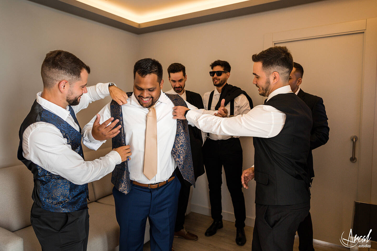 009_Deliana-y-Omar_Fotografía-de-Boda-hotel-meliá-alicante-casamiento-parroquía-santa-maría-de-alicante-fotos-boda-santa-cruz