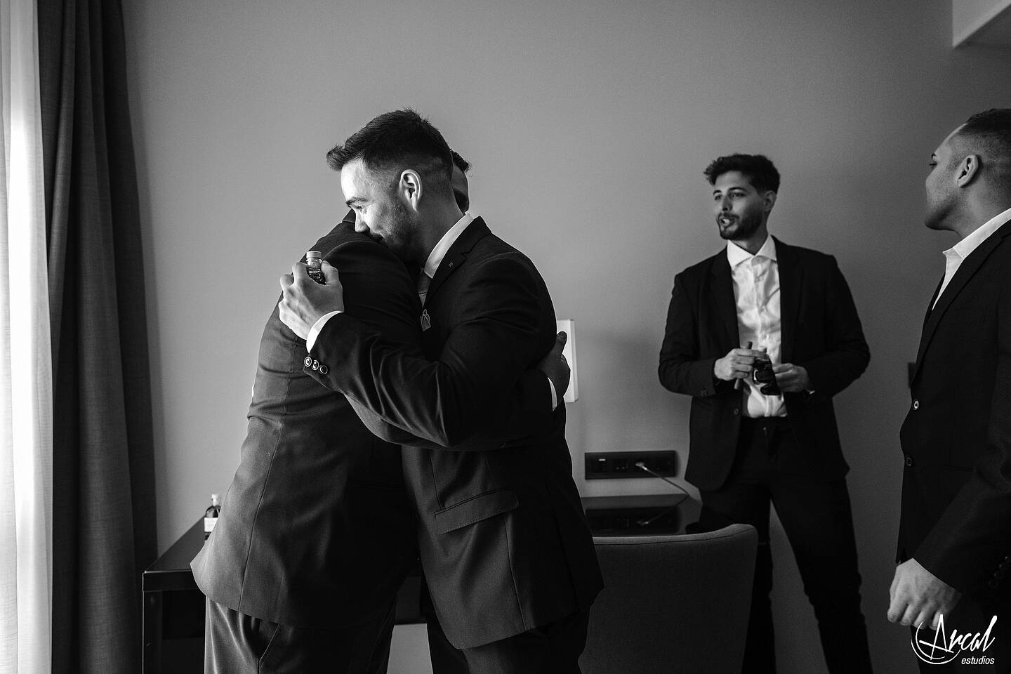 020_Deliana-y-Omar_Fotografía-de-Boda-hotel-meliá-alicante-casamiento-parroquía-santa-maría-de-alicante-fotos-boda-santa-cruz