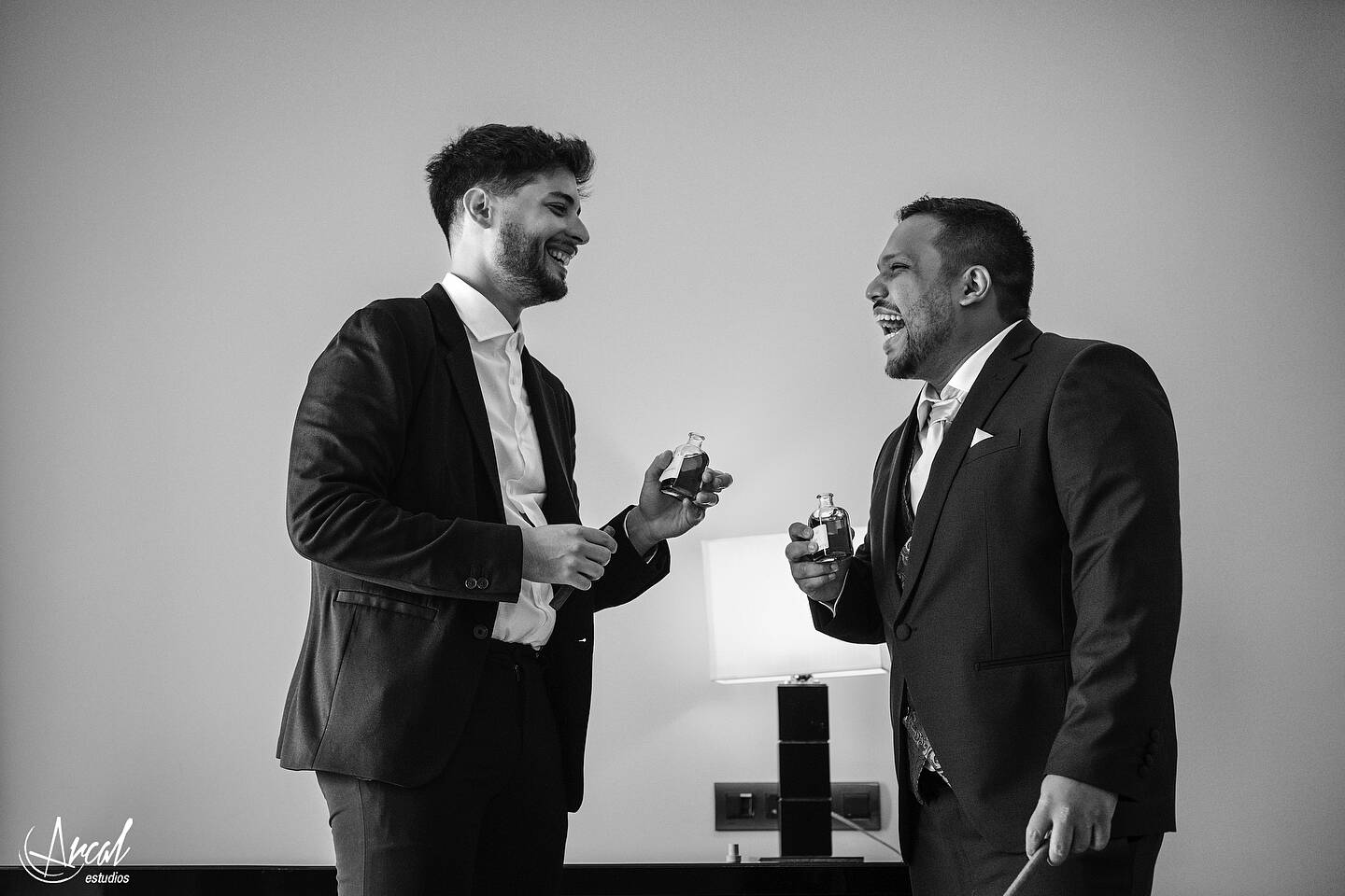 028_Deliana-y-Omar_Fotografía-de-Boda-hotel-meliá-alicante-casamiento-parroquía-santa-maría-de-alicante-fotos-boda-santa-cruz