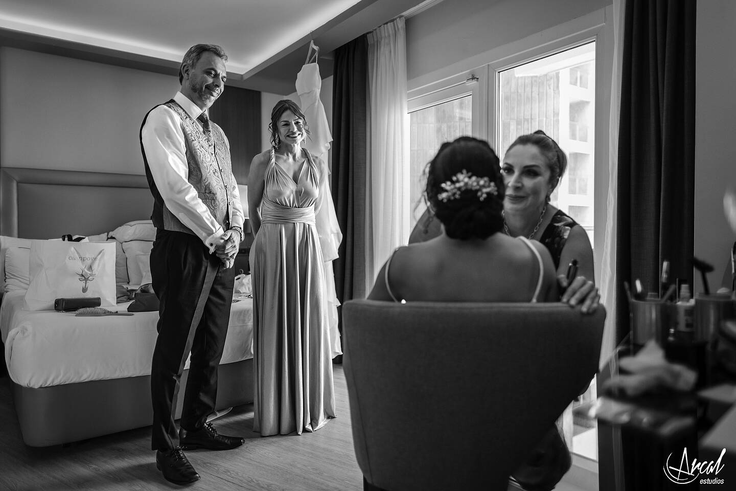 050_Deliana-y-Omar_Fotografía-de-Boda-hotel-meliá-alicante-casamiento-parroquía-santa-maría-de-alicante-fotos-boda-santa-cruz