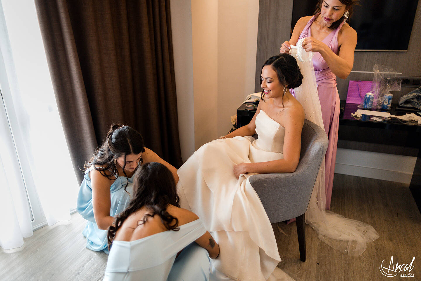 061_Deliana-y-Omar_Fotografía-de-Boda-hotel-meliá-alicante-casamiento-parroquía-santa-maría-de-alicante-fotos-boda-santa-cruz