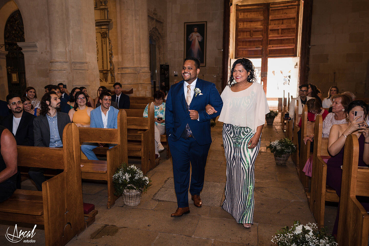 079_Deliana-y-Omar_Fotografía-de-Boda-hotel-meliá-alicante-casamiento-parroquía-santa-maría-de-alicante-fotos-boda-santa-cruz