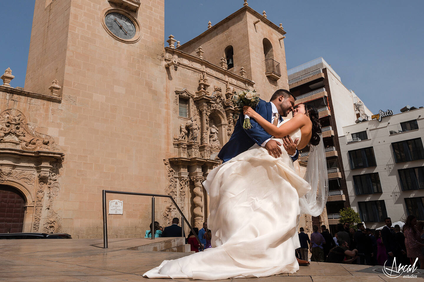 198_Deliana-y-Omar_Fotografía-de-Boda-hotel-meliá-alicante-casamiento-parroquía-santa-maría-de-alicante-fotos-boda-santa-cruz