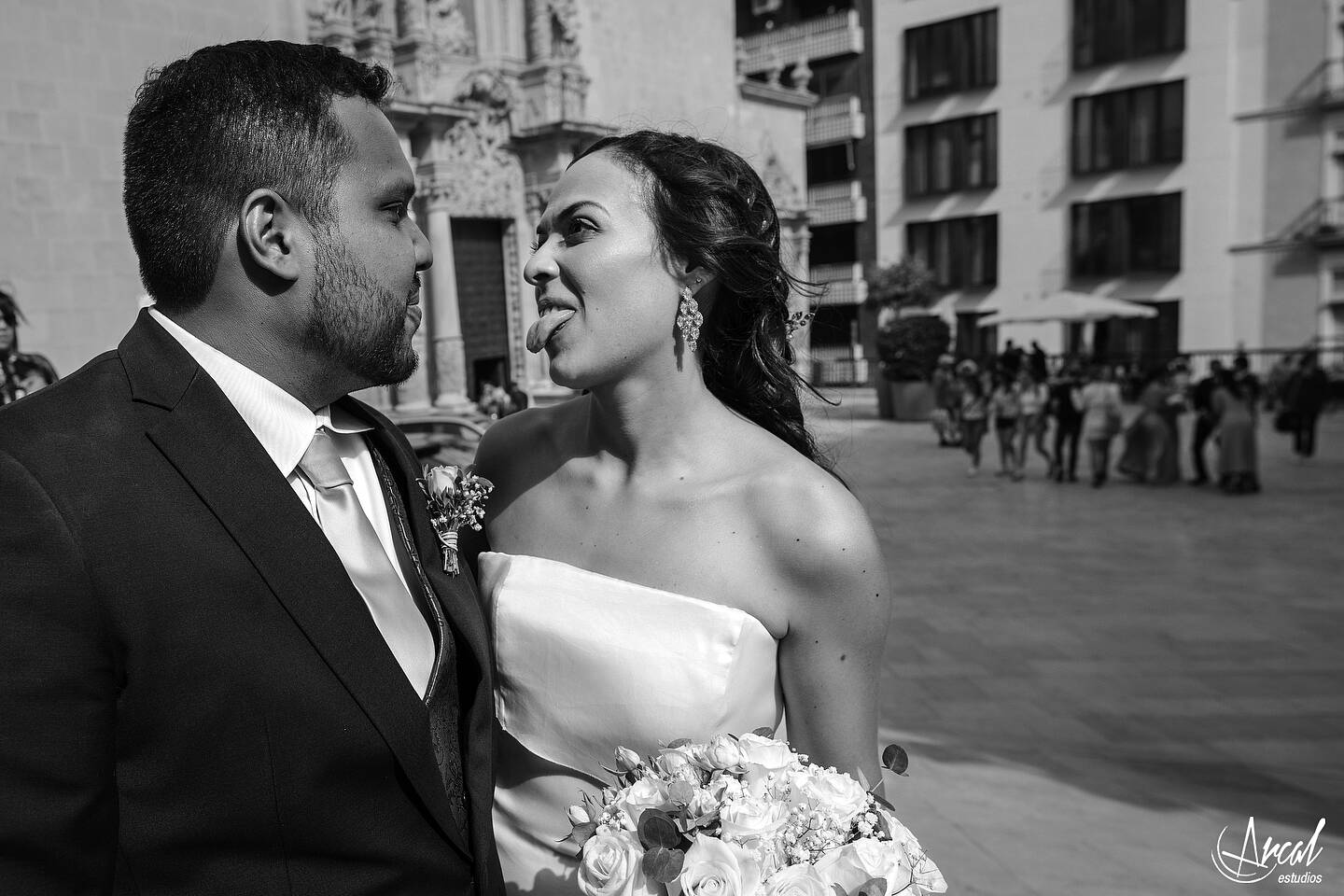 228_Deliana-y-Omar_Fotografía-de-Boda-hotel-meliá-alicante-casamiento-parroquía-santa-maría-de-alicante-fotos-boda-santa-cruz