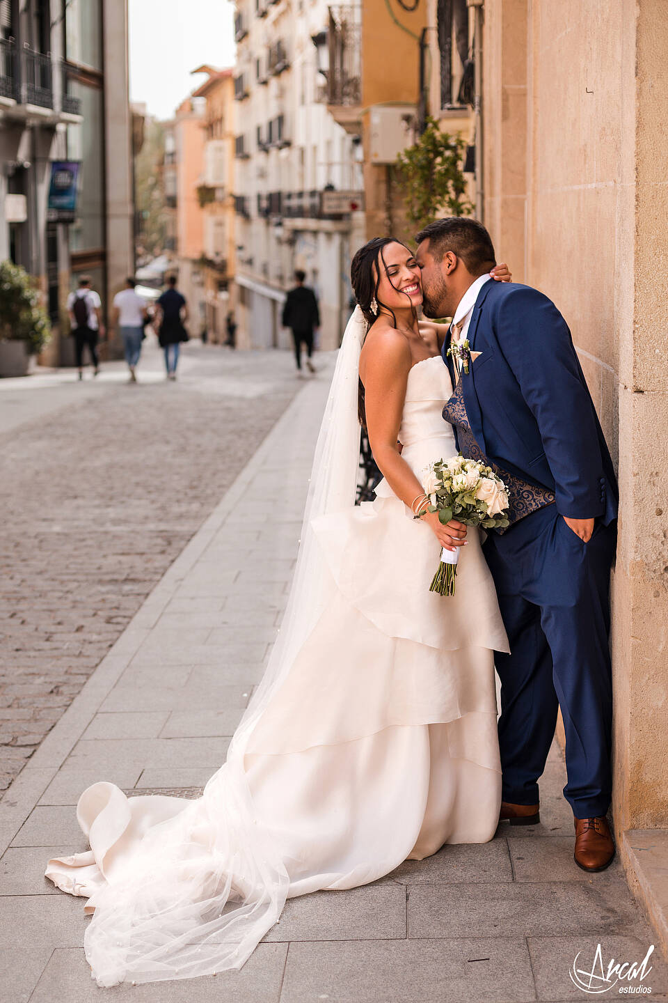 233_Deliana-y-Omar_Fotografía-de-Boda-hotel-meliá-alicante-casamiento-parroquía-santa-maría-de-alicante-fotos-boda-santa-cruz