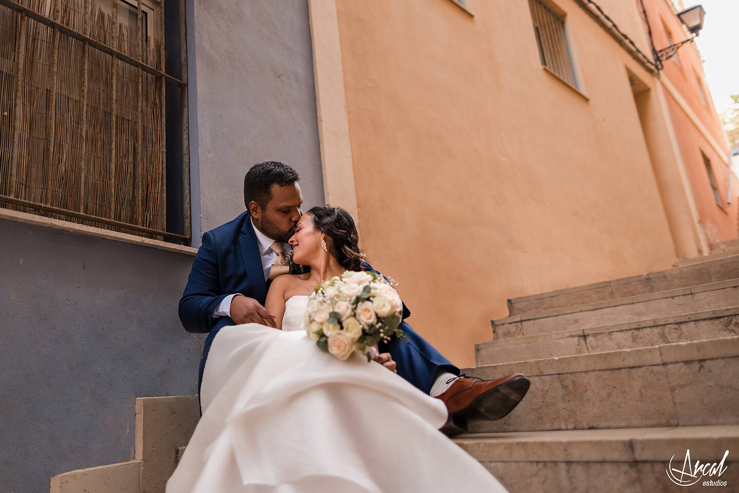 242_Deliana-y-Omar_Fotografía-de-Boda-hotel-meliá-alicante-casamiento-parroquía-santa-maría-de-alicante-fotos-boda-santa-cruz
