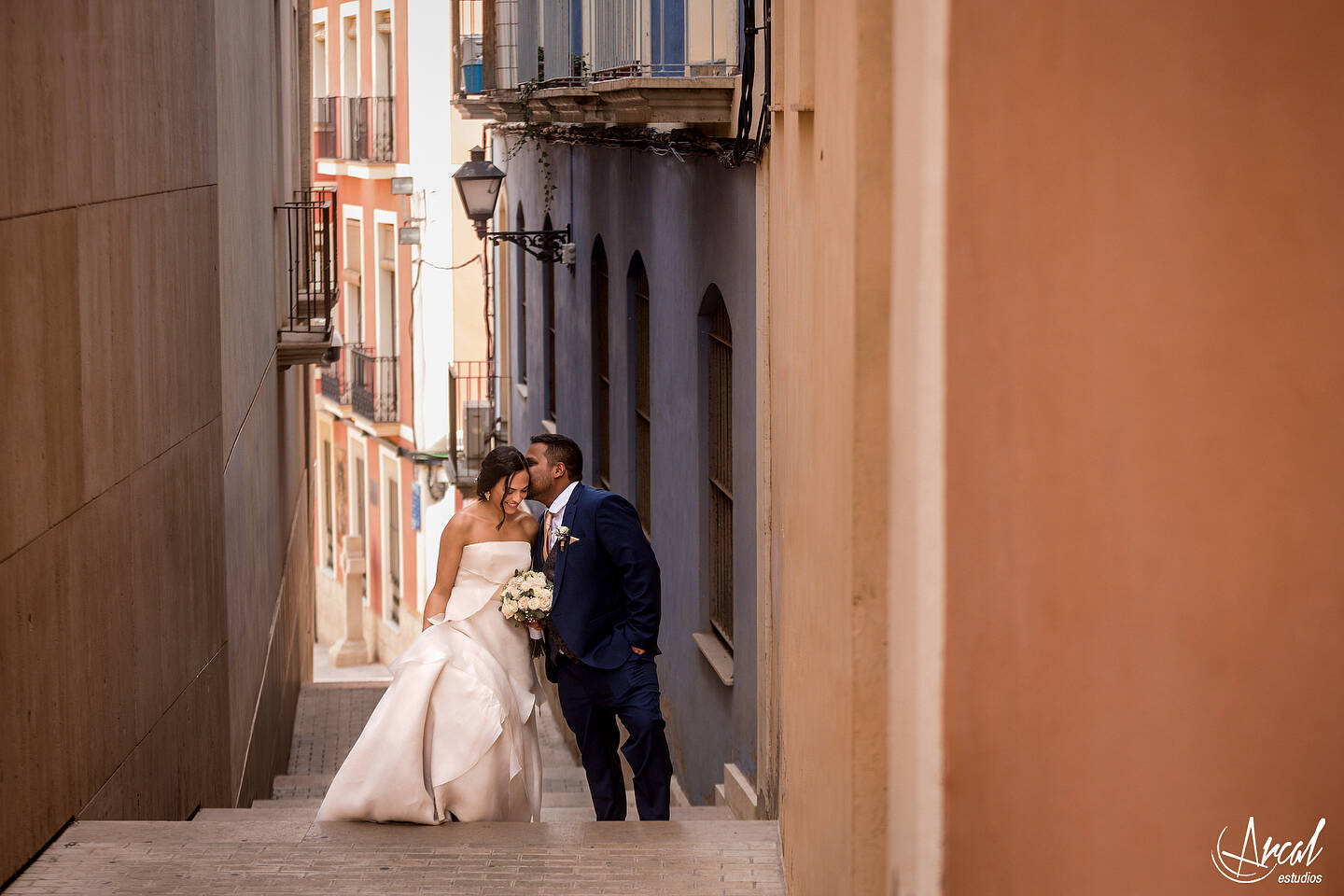 244_Deliana-y-Omar_Fotografía-de-Boda-hotel-meliá-alicante-casamiento-parroquía-santa-maría-de-alicante-fotos-boda-santa-cruz