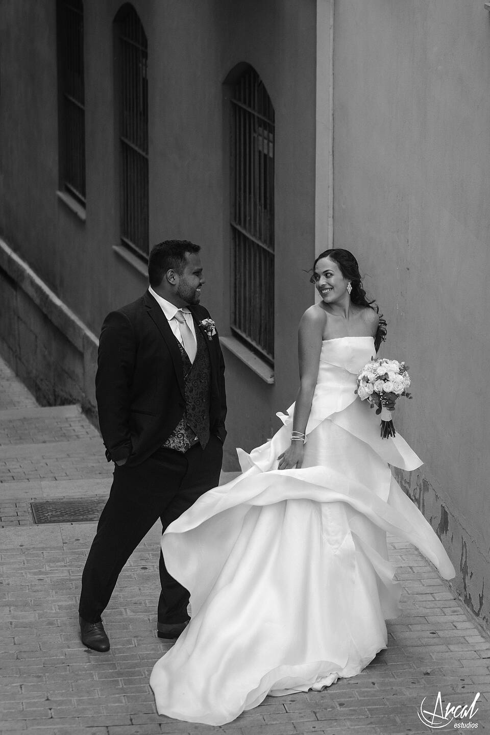 250_Deliana-y-Omar_Fotografía-de-Boda-hotel-meliá-alicante-casamiento-parroquía-santa-maría-de-alicante-fotos-boda-santa-cruz