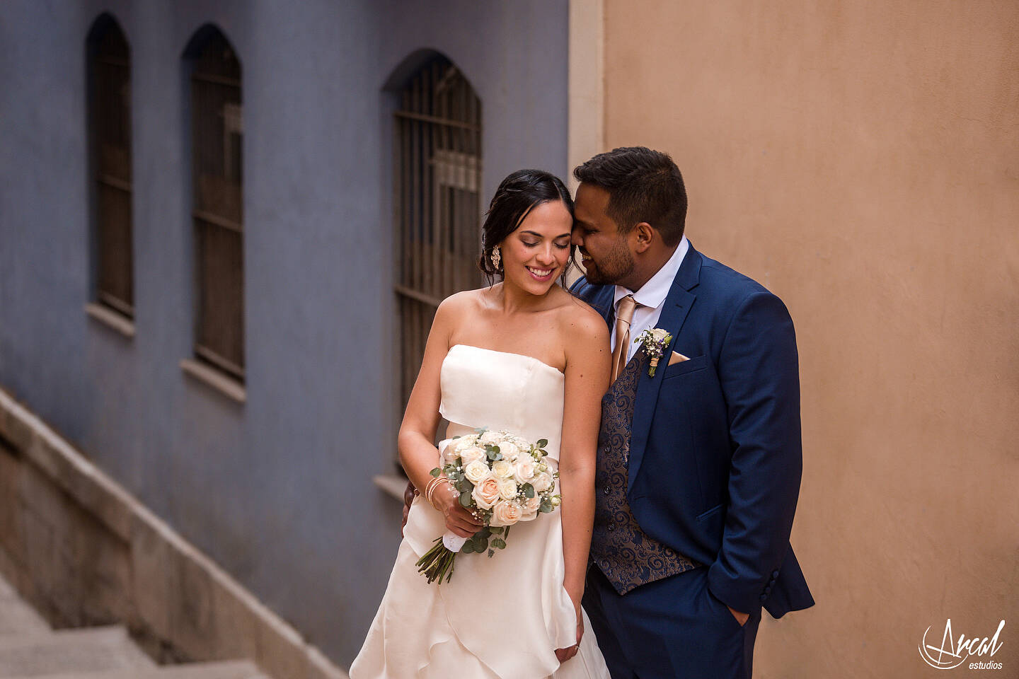 253_Deliana-y-Omar_Fotografía-de-Boda-hotel-meliá-alicante-casamiento-parroquía-santa-maría-de-alicante-fotos-boda-santa-cruz