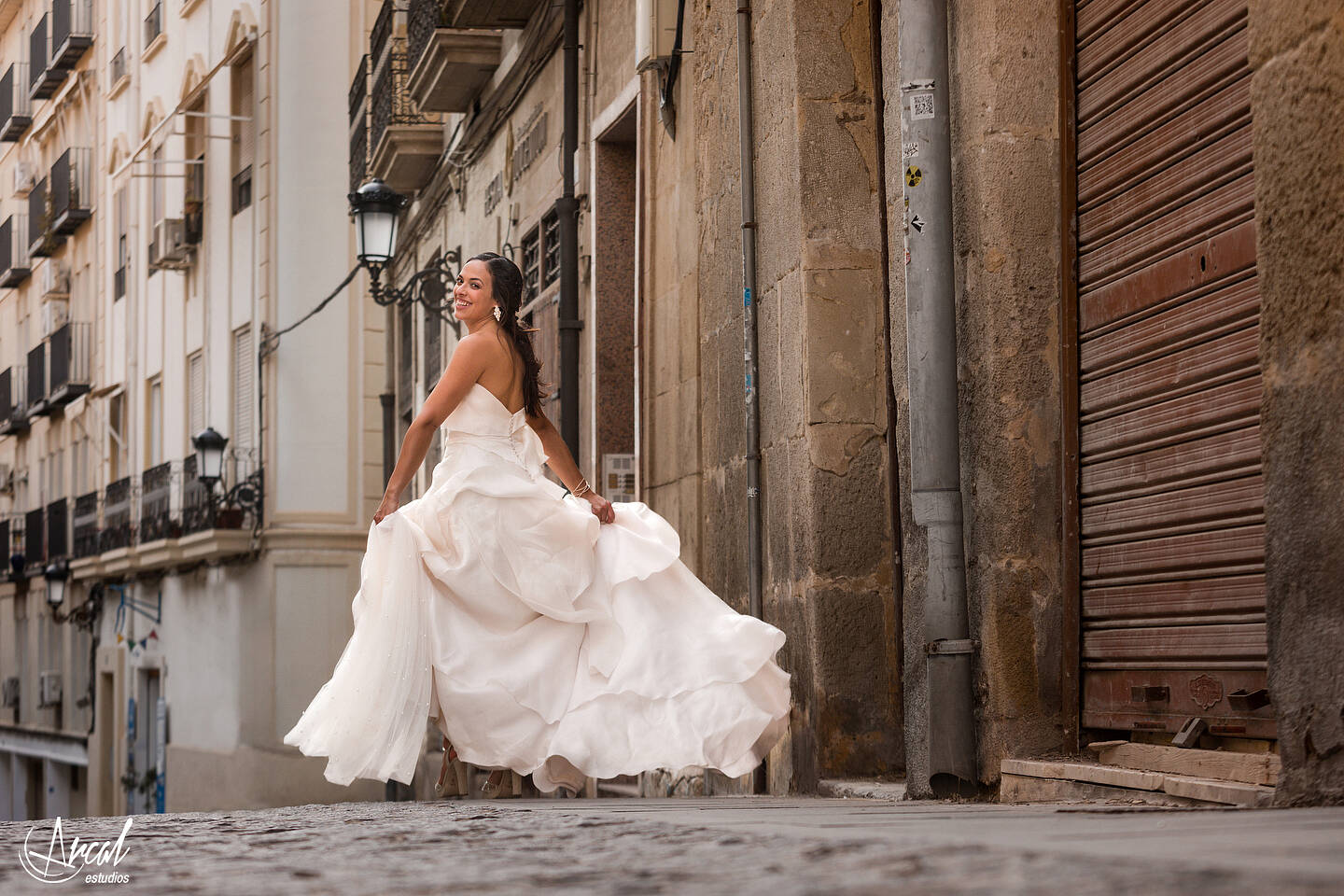 256_Deliana-y-Omar_Fotografía-de-Boda-hotel-meliá-alicante-casamiento-parroquía-santa-maría-de-alicante-fotos-boda-santa-cruz