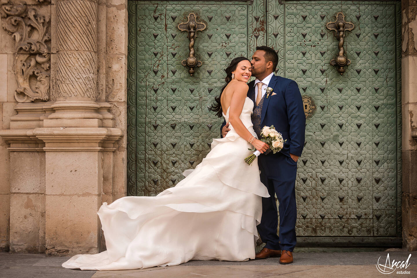 264_Deliana-y-Omar_Fotografía-de-Boda-hotel-meliá-alicante-casamiento-parroquía-santa-maría-de-alicante-fotos-boda-santa-cruz