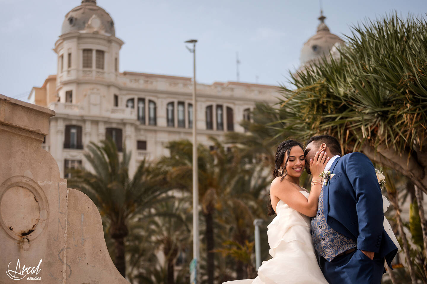 275_Deliana-y-Omar_Fotografía-de-Boda-hotel-meliá-alicante-casamiento-parroquía-santa-maría-de-alicante-fotos-boda-santa-cruz