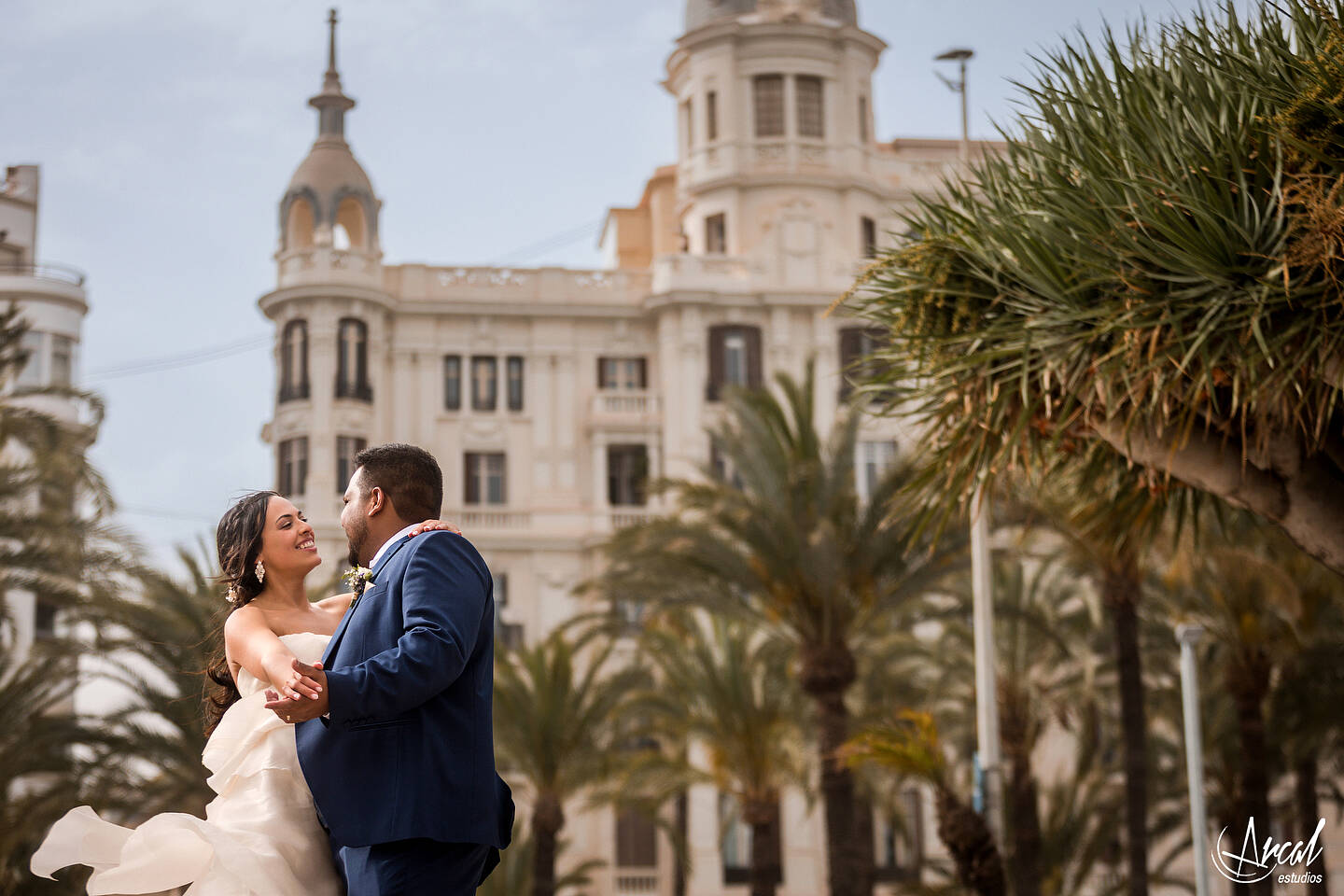 276_Deliana-y-Omar_Fotografía-de-Boda-hotel-meliá-alicante-casamiento-parroquía-santa-maría-de-alicante-fotos-boda-santa-cruz