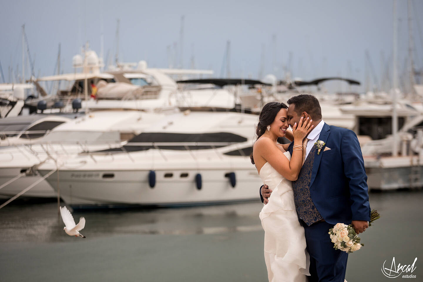 282_Deliana-y-Omar_Fotografía-de-Boda-hotel-meliá-alicante-casamiento-parroquía-santa-maría-de-alicante-fotos-boda-santa-cruz