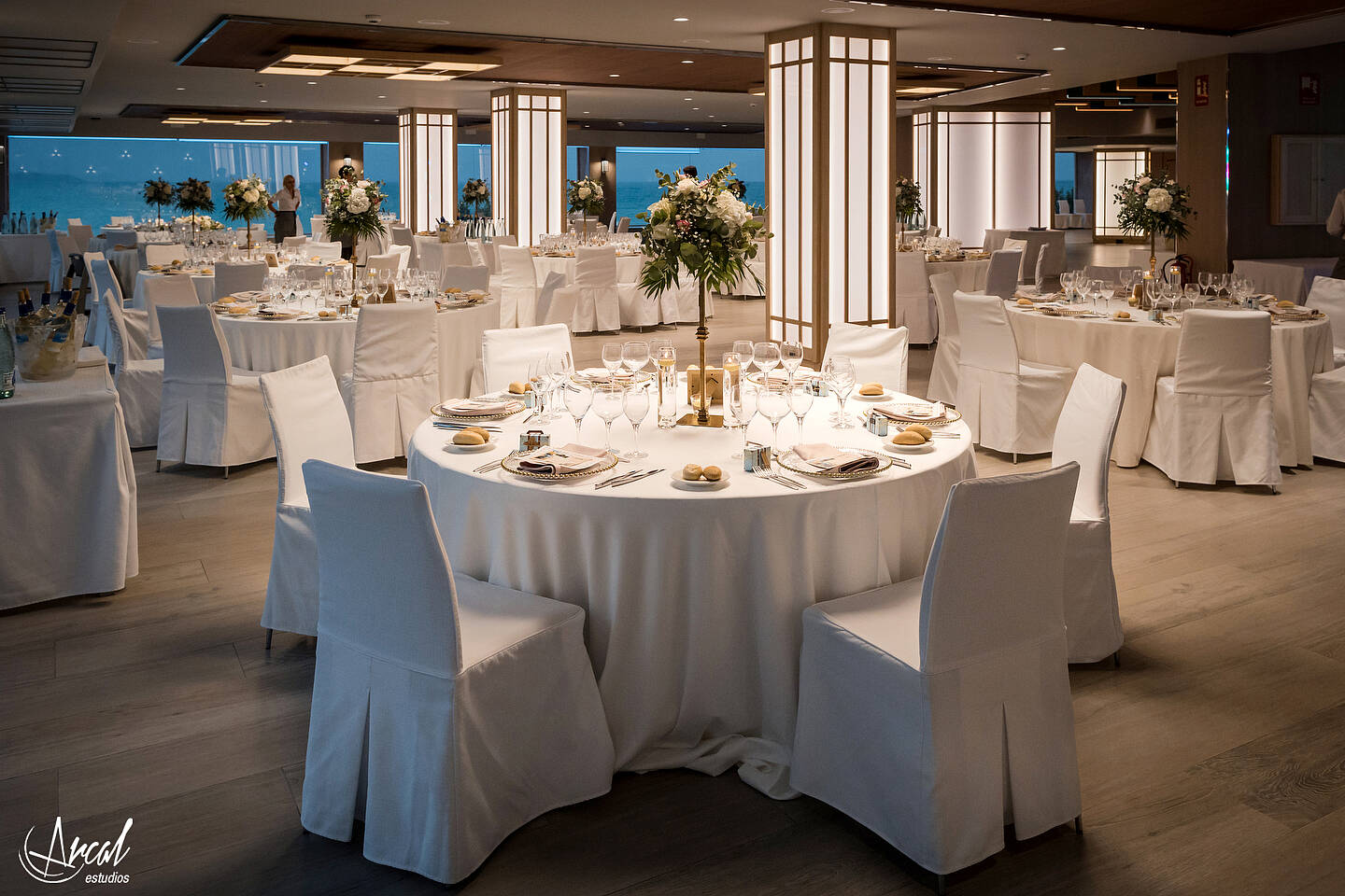 298_Deliana-y-Omar_Fotografía-de-Boda-hotel-meliá-alicante-casamiento-parroquía-santa-maría-de-alicante-fotos-boda-santa-cruz