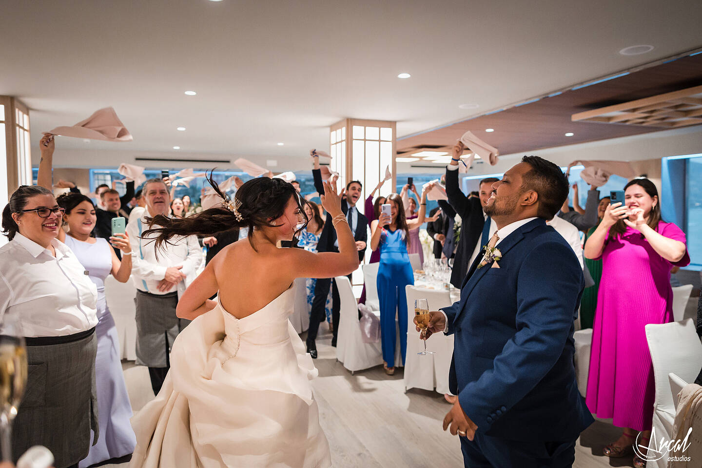 309_Deliana-y-Omar_Fotografía-de-Boda-hotel-meliá-alicante-casamiento-parroquía-santa-maría-de-alicante-fotos-boda-santa-cruz