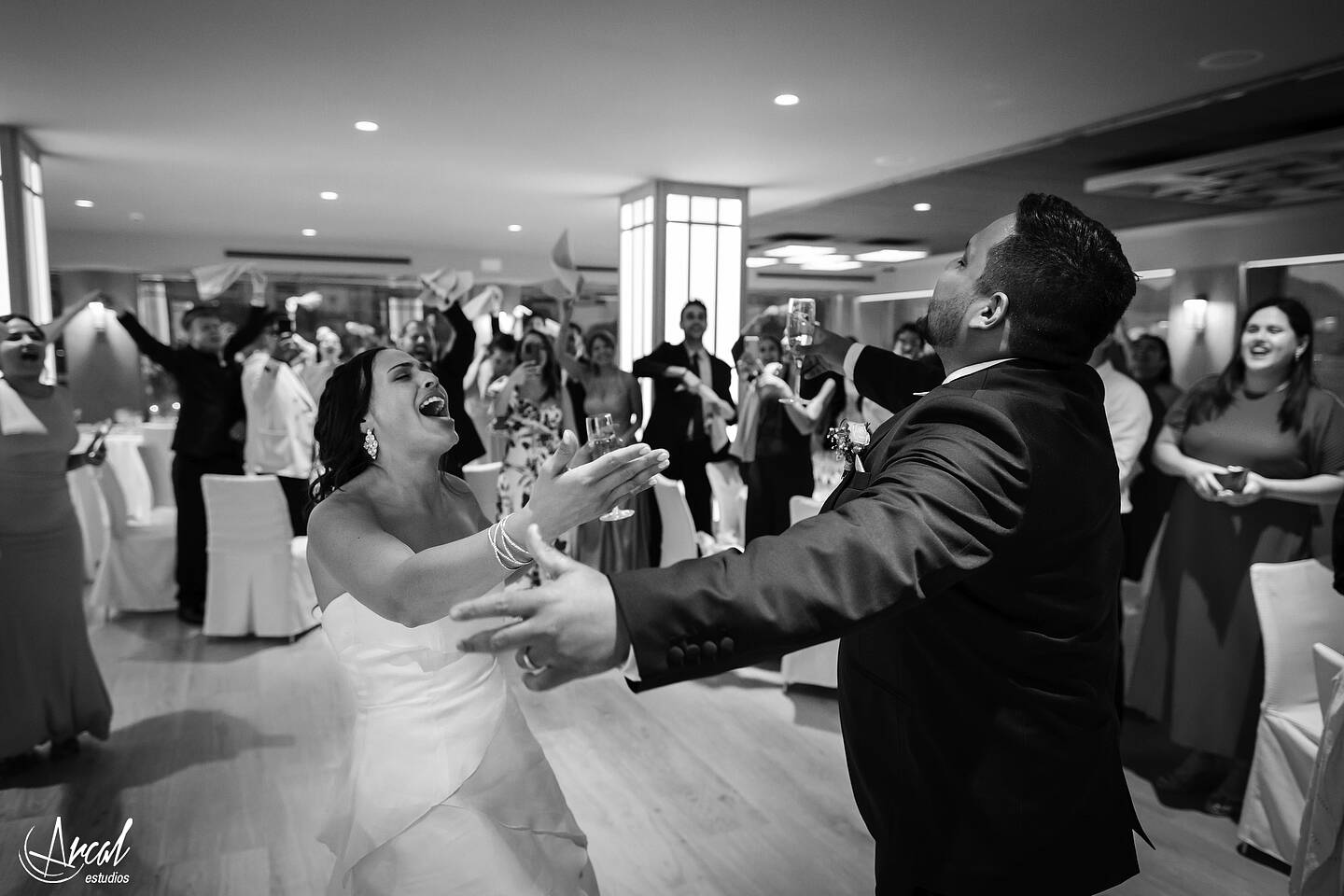 311_Deliana-y-Omar_Fotografía-de-Boda-hotel-meliá-alicante-casamiento-parroquía-santa-maría-de-alicante-fotos-boda-santa-cruz