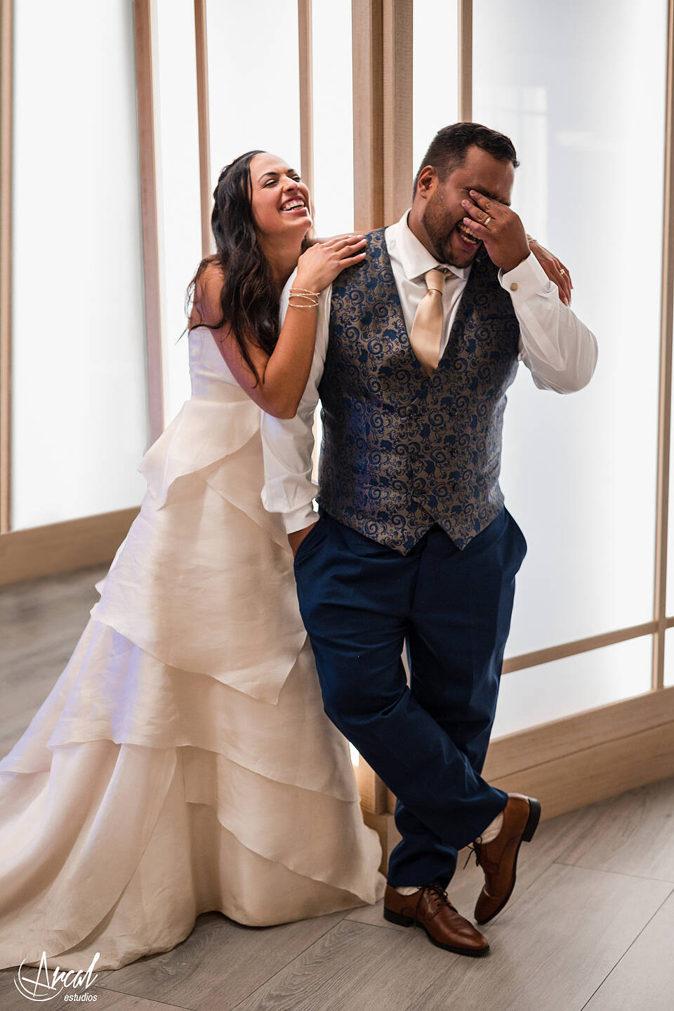348_Deliana-y-Omar_Fotografía-de-Boda-hotel-meliá-alicante-casamiento-parroquía-santa-maría-de-alicante-fotos-boda-santa-cruz