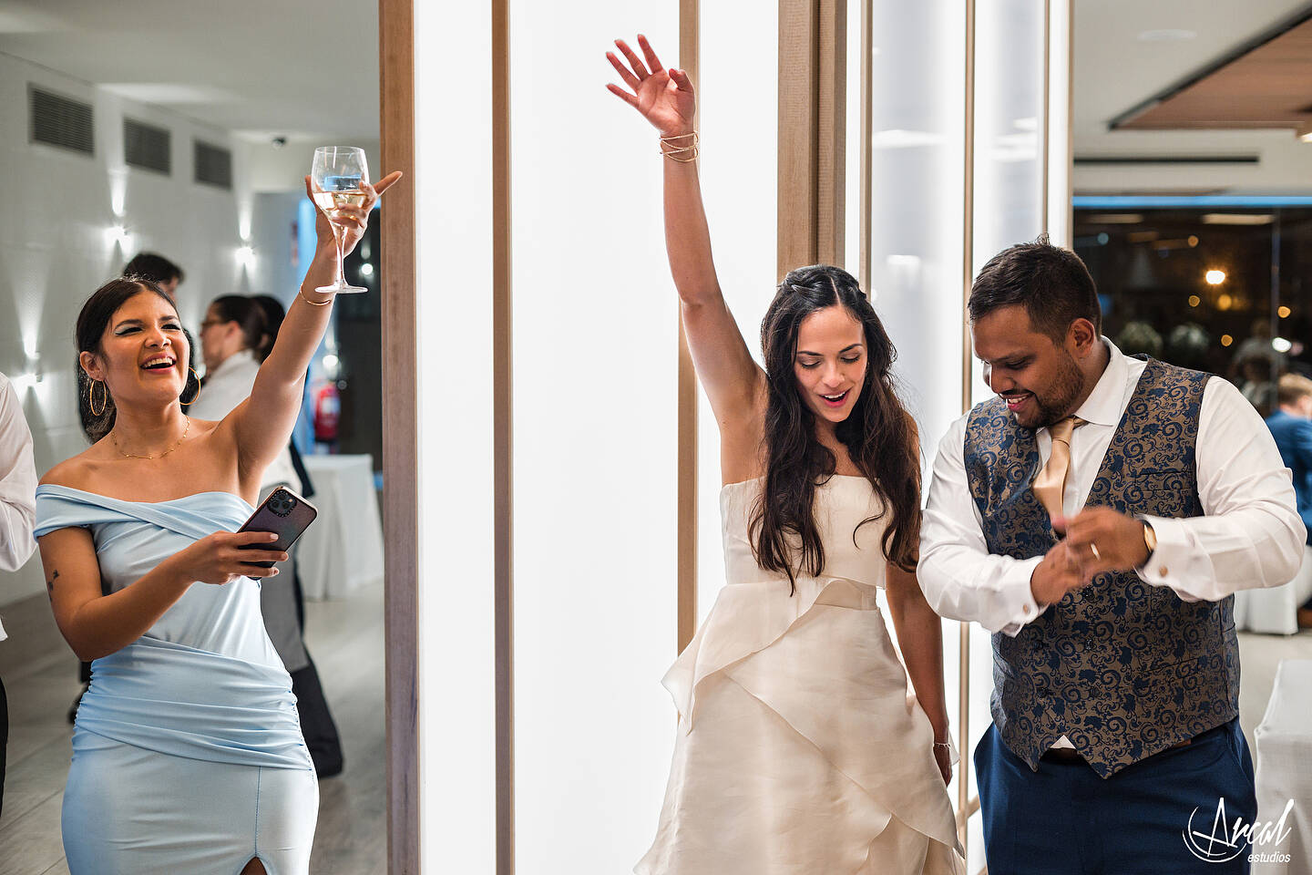 366_Deliana-y-Omar_Fotografía-de-Boda-hotel-meliá-alicante-casamiento-parroquía-santa-maría-de-alicante-fotos-boda-santa-cruz