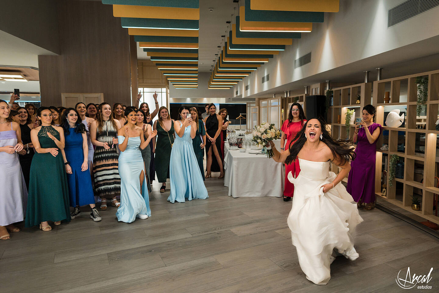 372_Deliana-y-Omar_Fotografía-de-Boda-hotel-meliá-alicante-casamiento-parroquía-santa-maría-de-alicante-fotos-boda-santa-cruz