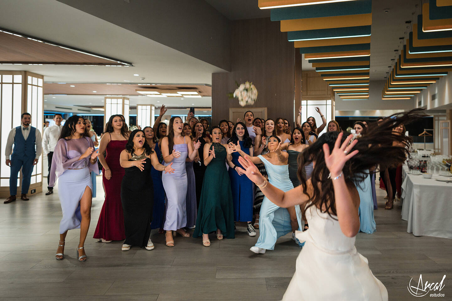 373_Deliana-y-Omar_Fotografía-de-Boda-hotel-meliá-alicante-casamiento-parroquía-santa-maría-de-alicante-fotos-boda-santa-cruz
