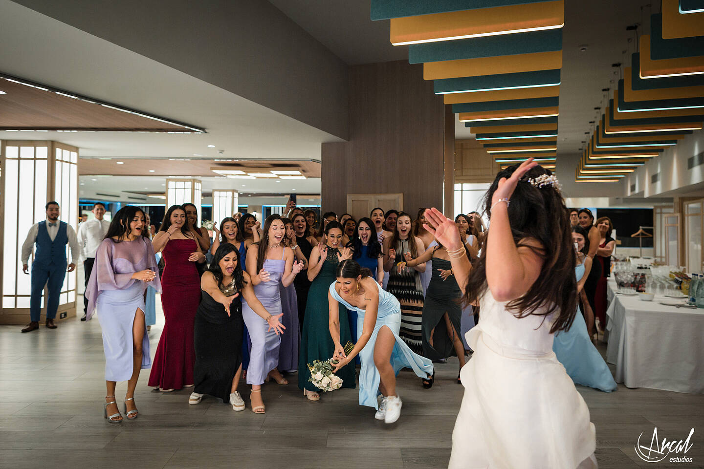 374_Deliana-y-Omar_Fotografía-de-Boda-hotel-meliá-alicante-casamiento-parroquía-santa-maría-de-alicante-fotos-boda-santa-cruz