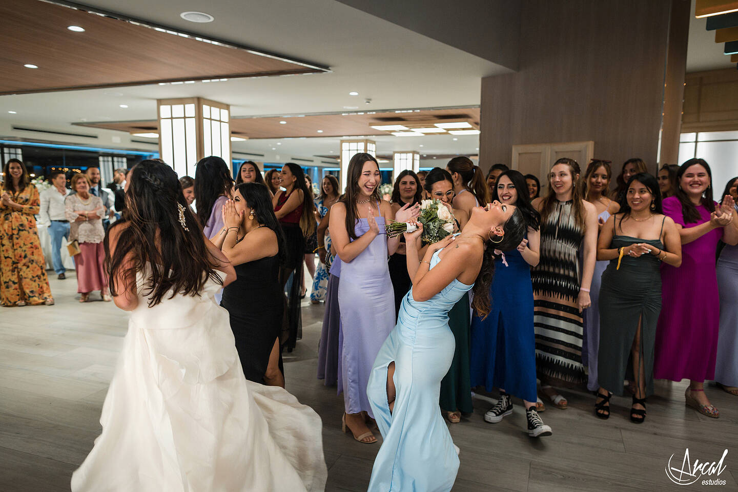 376_Deliana-y-Omar_Fotografía-de-Boda-hotel-meliá-alicante-casamiento-parroquía-santa-maría-de-alicante-fotos-boda-santa-cruz